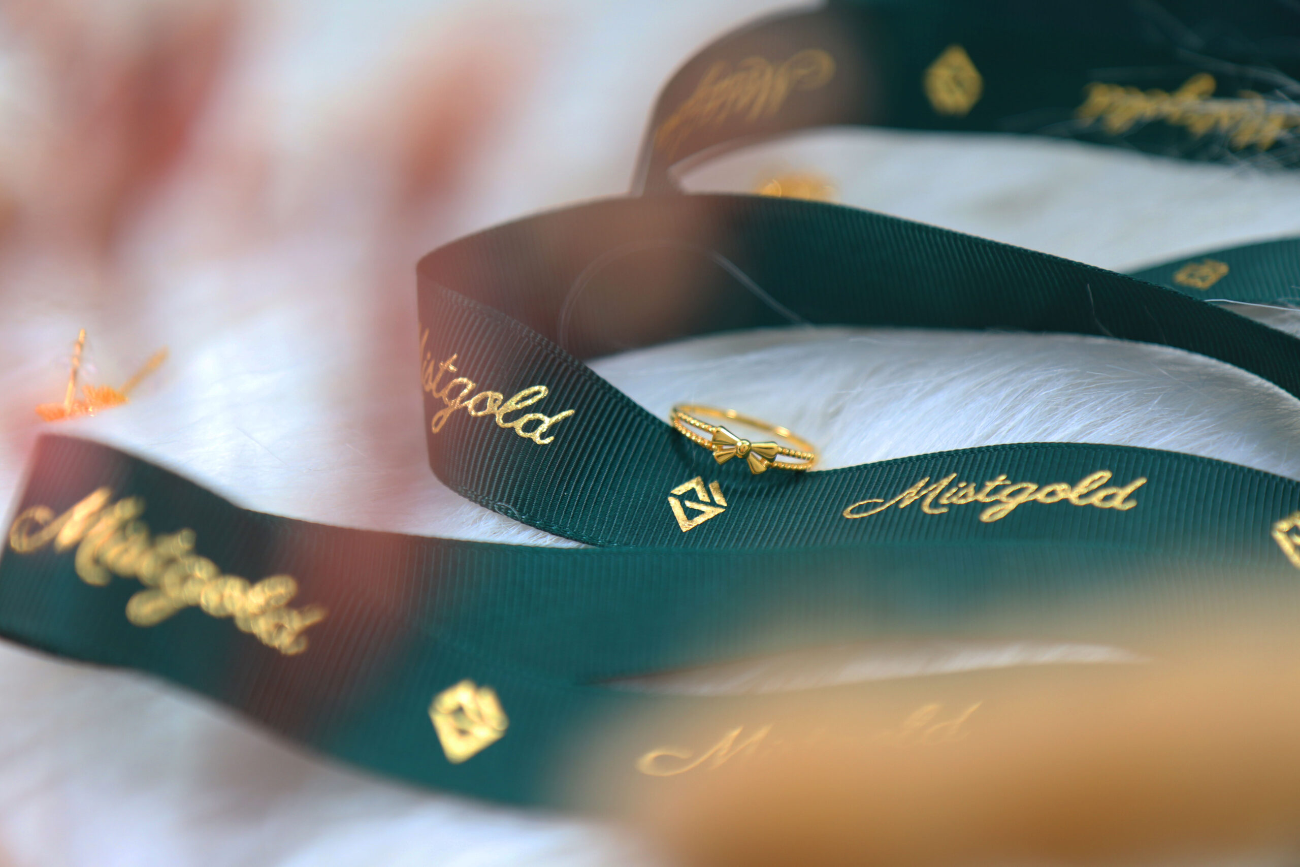 Jolly Ribbon Ring - Image 2